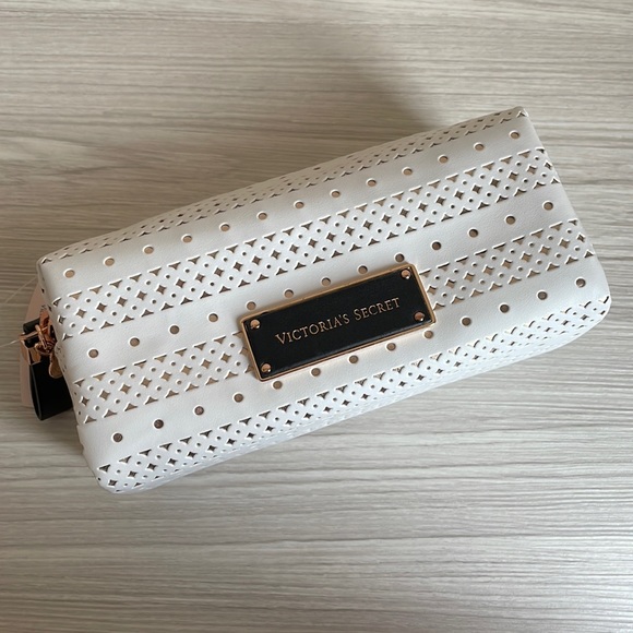 Victoria's Secret Makeup Bag - Picture 1 of 7